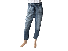  P0OTBQ2W4A<br>JEANS  