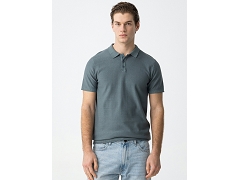 JACMA 10060128 . LEWIS:BLEU//